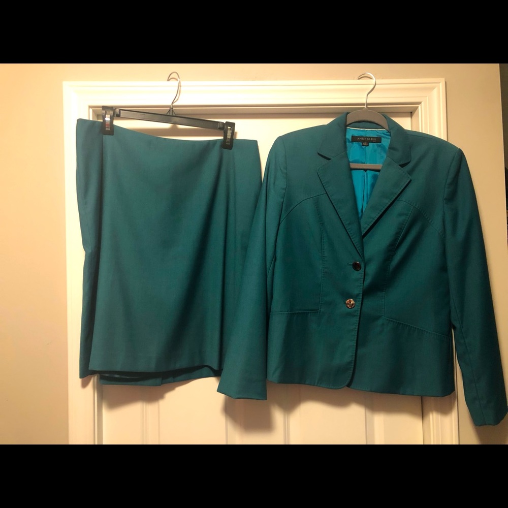 Anne Klein 2pc Skirt Suit